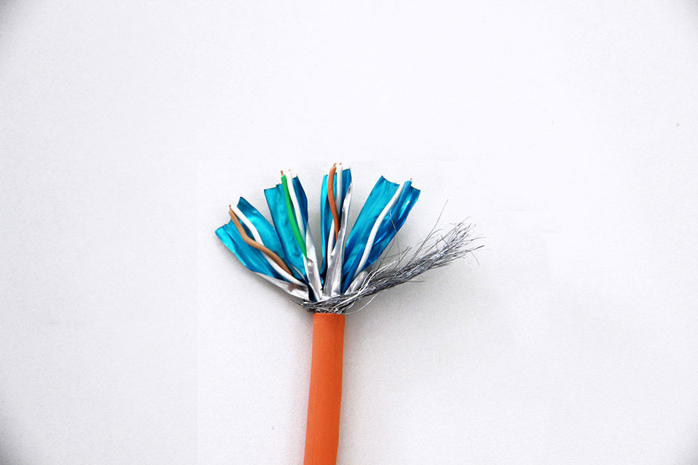 超六類雙屏蔽網(wǎng)線